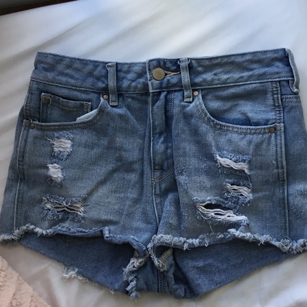 Ripped denim shorts